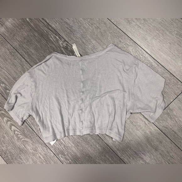 Aritzia Foundation relaxed t shirt - Picture 3 of 7